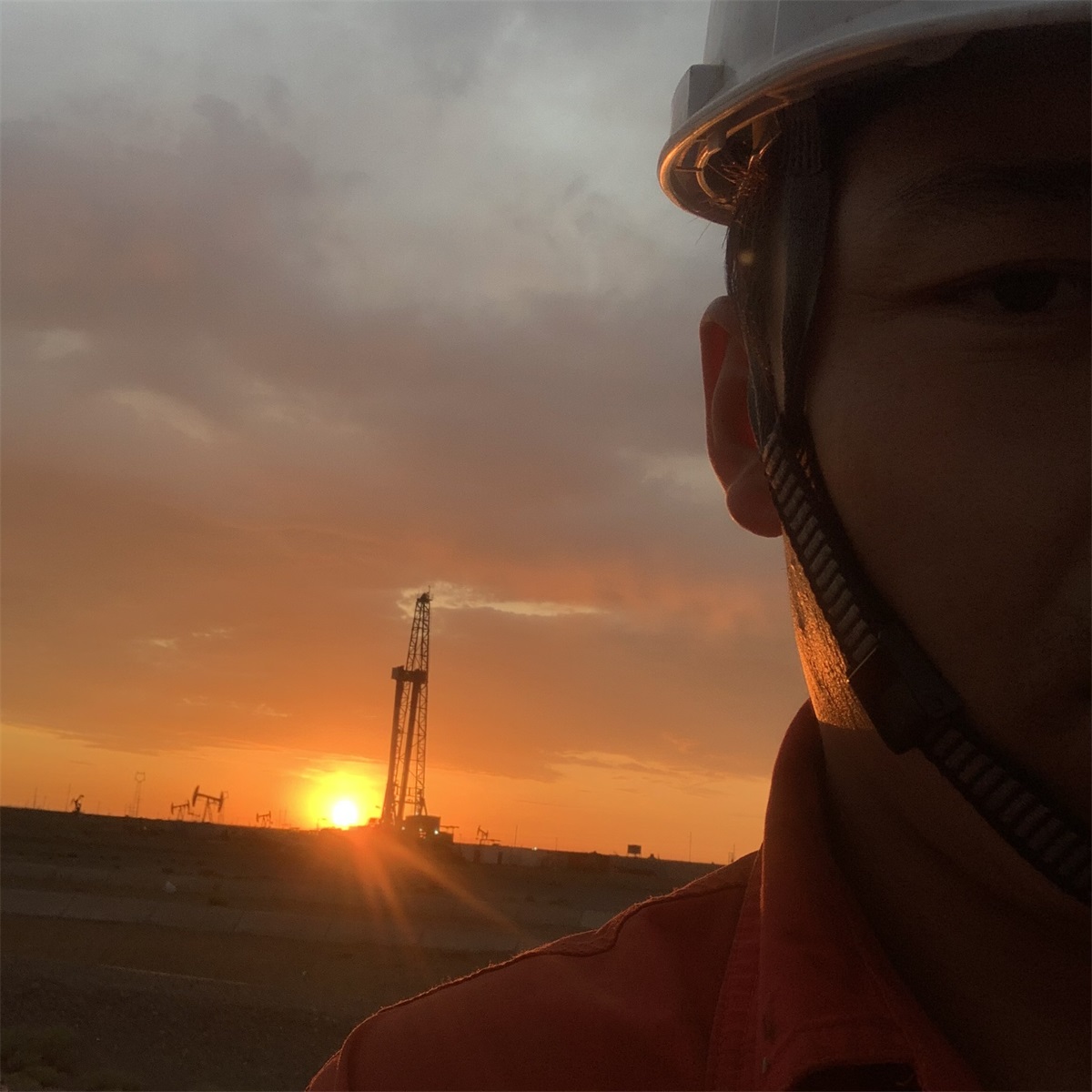 其實，現(xiàn)場也很美---我們是頂天立地的正通人